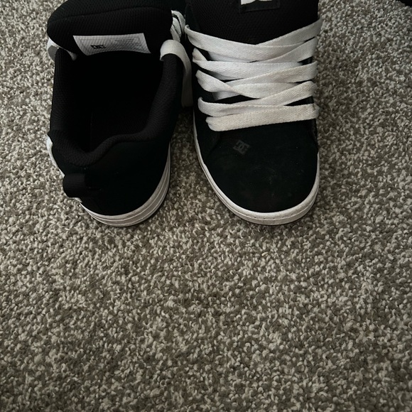 DC Kids Sneakers in Black and White - Picture 4 of 5